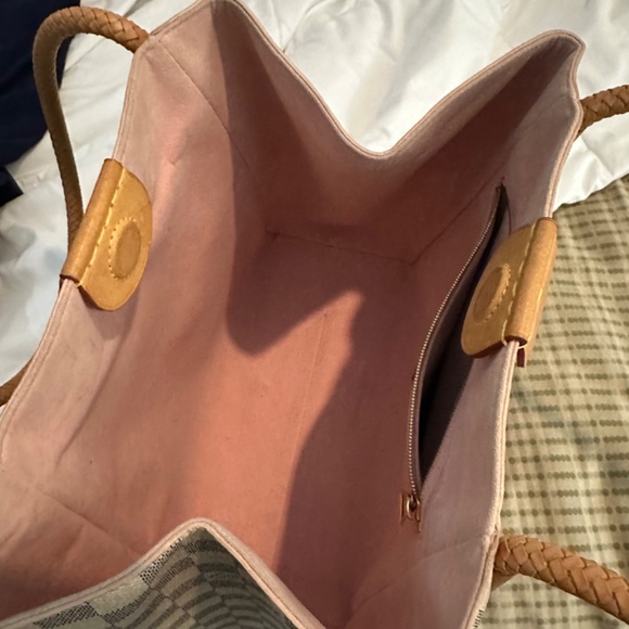 Louis Vuitton Handbag - Picture 7 of 7